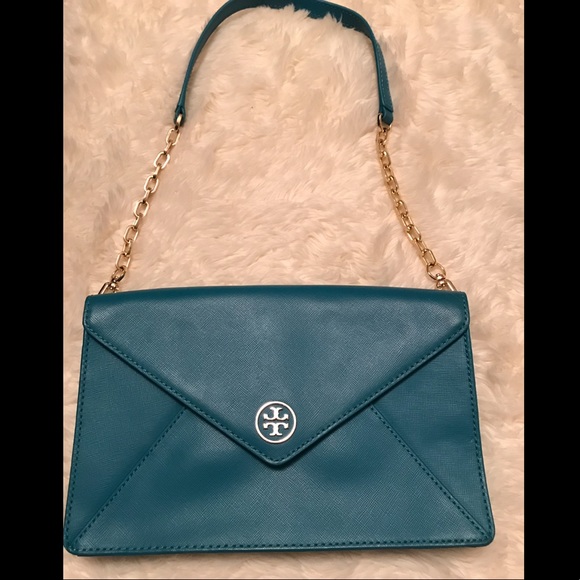 Tory Burch Handbags - Tory Burch Robinson Envelope Shoulder Clutch